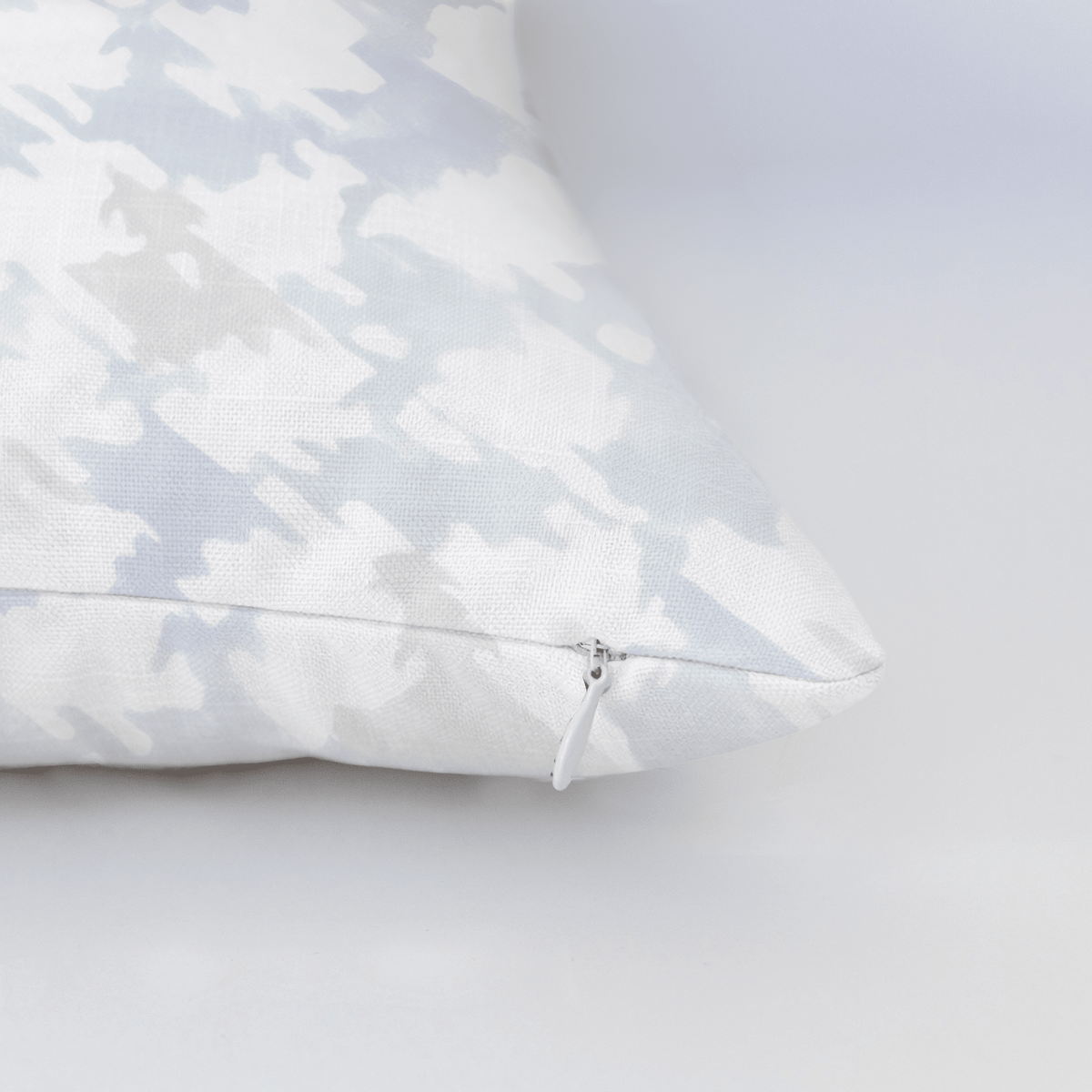 Feather Houndstooth Throw Pillow - Lemon Park